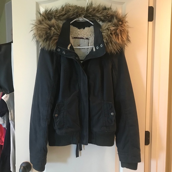 Hollister Navy Jack with Faux Fur Hood - Picture 1 of 12